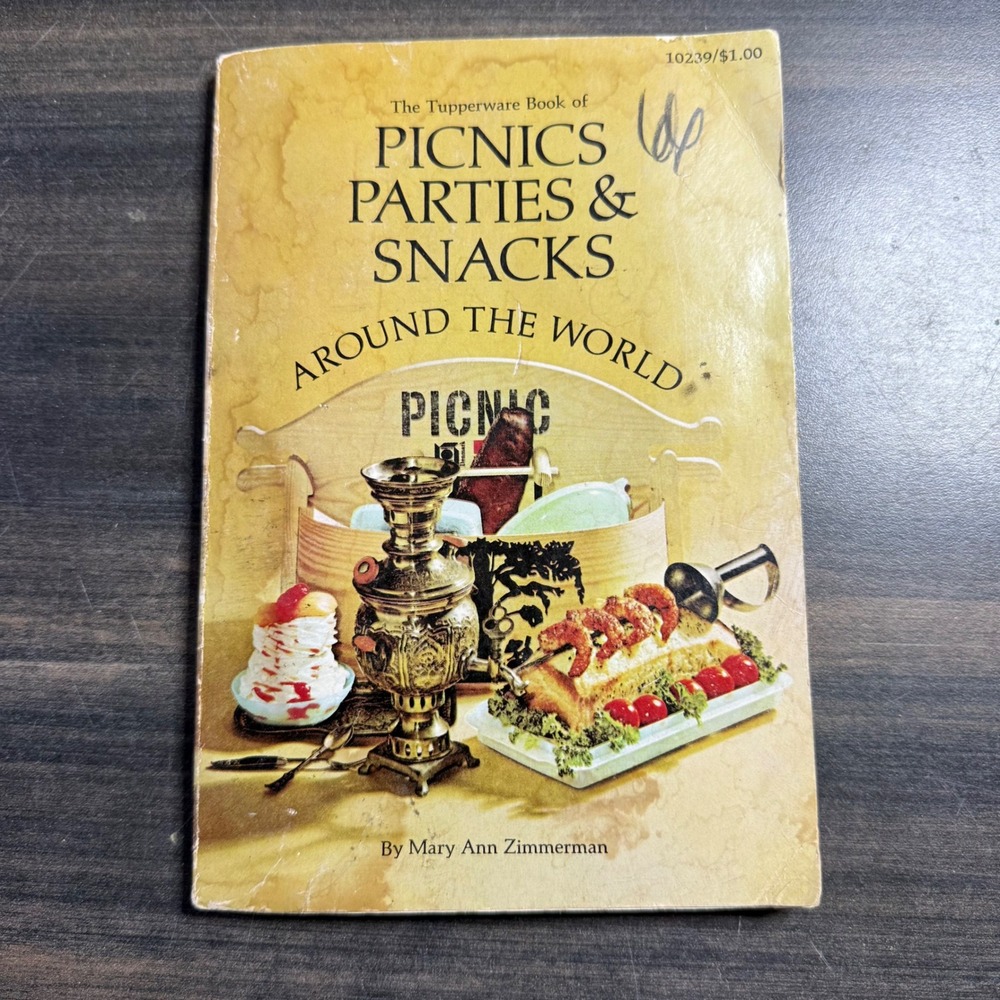 Vintage Tupperware Picnics Parties Snacks Around the World Cookbook Recipes